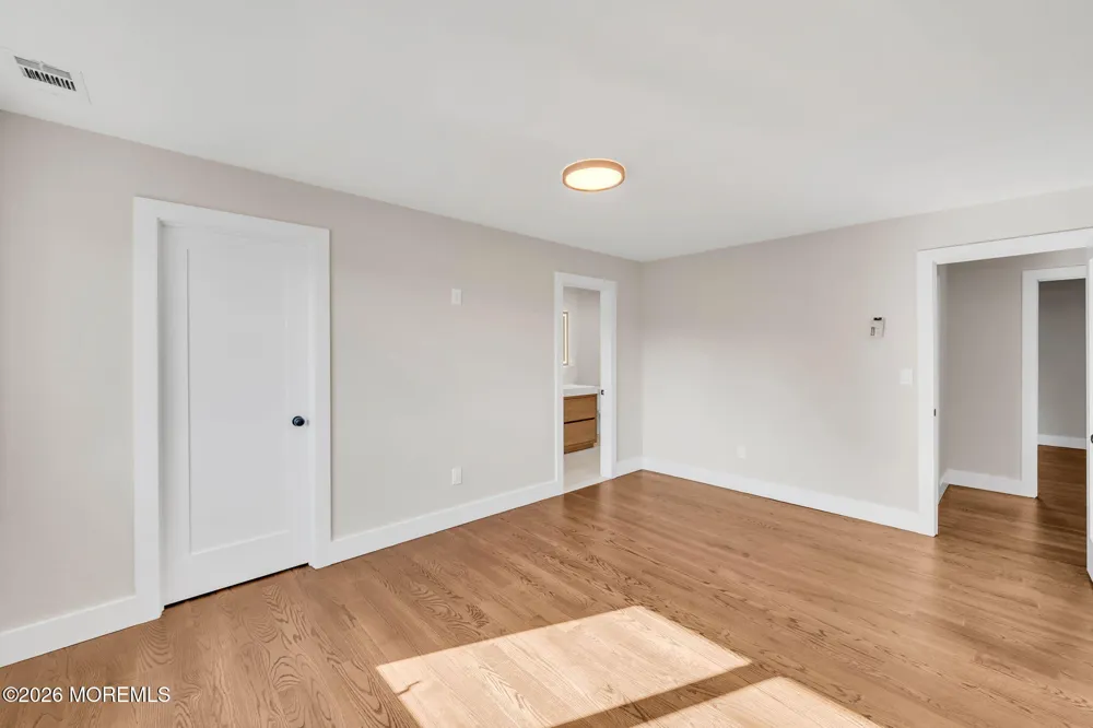 31 Hosford Avenue Leonardo, NJ 07737