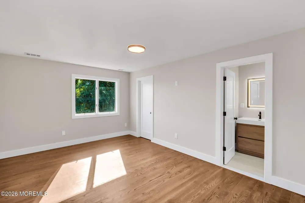 31 Hosford Avenue Leonardo, NJ 07737