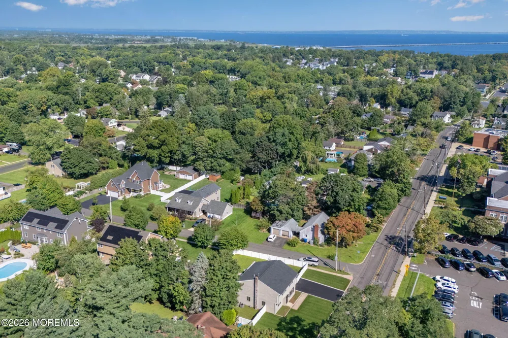 31 Hosford Avenue Leonardo, NJ 07737