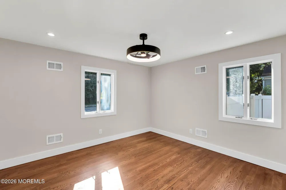 31 Hosford Avenue Leonardo, NJ 07737