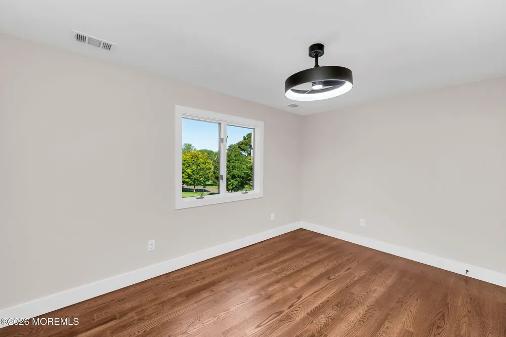 31 Hosford Avenue Leonardo, NJ 07737