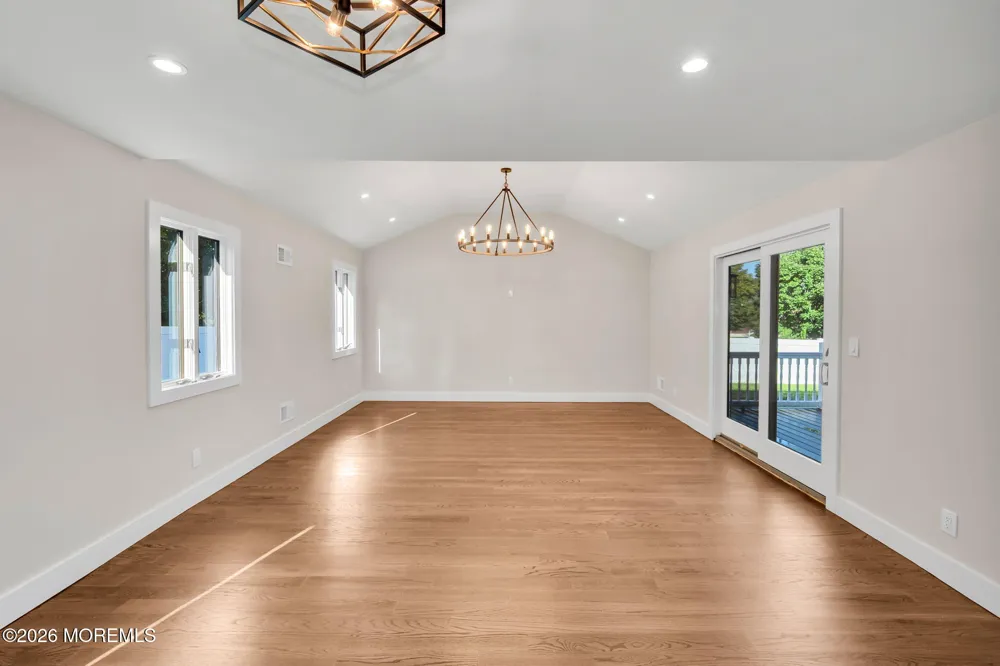 31 Hosford Avenue Leonardo, NJ 07737