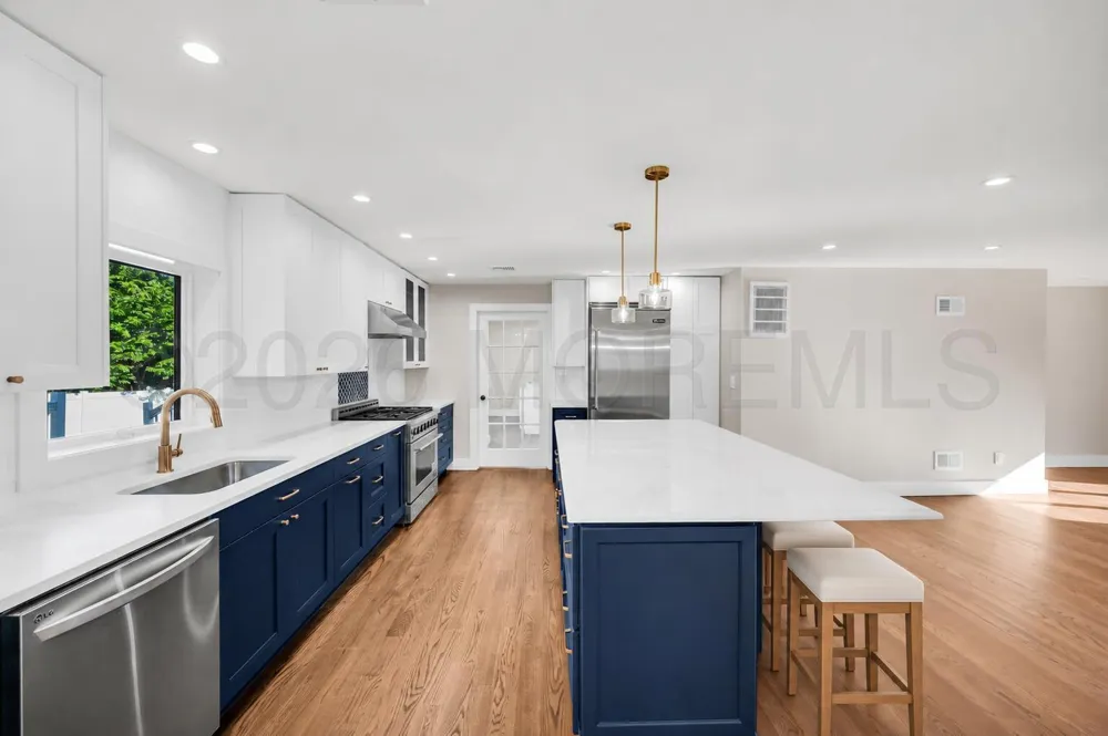 31 Hosford Avenue Leonardo, NJ 07737