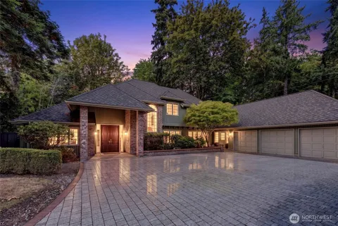 8140 Evergreen Lane