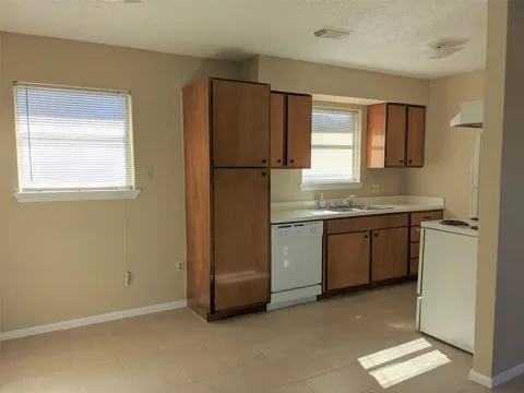 915 Alexander Street #2