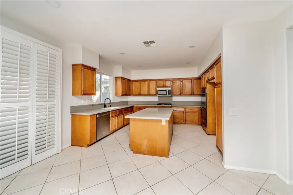 1833 Crane San Jacinto, CA 92583