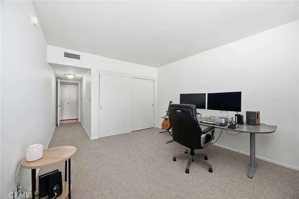 14141 Dickens #312 Sherman Oaks, CA 91423