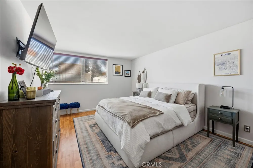 14141 Dickens #312 Sherman Oaks, CA 91423