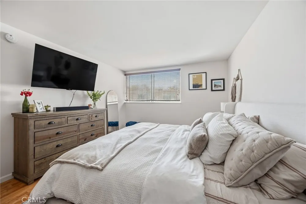 14141 Dickens #312 Sherman Oaks, CA 91423