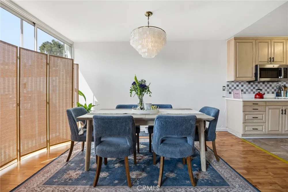 14141 Dickens #312 Sherman Oaks, CA 91423