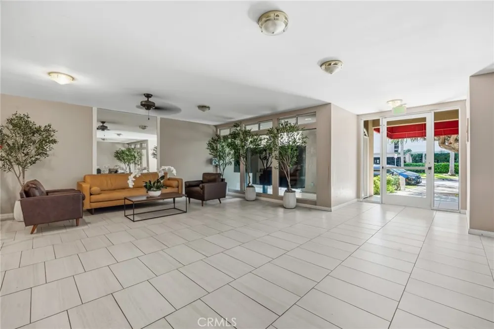 14141 Dickens #312 Sherman Oaks, CA 91423