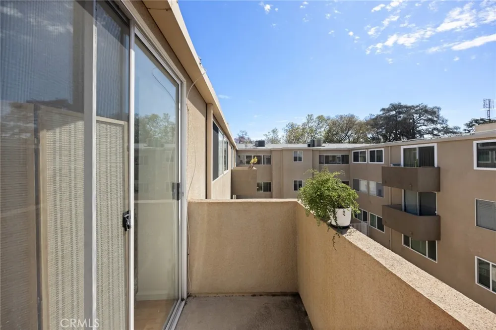 14141 Dickens #312 Sherman Oaks, CA 91423