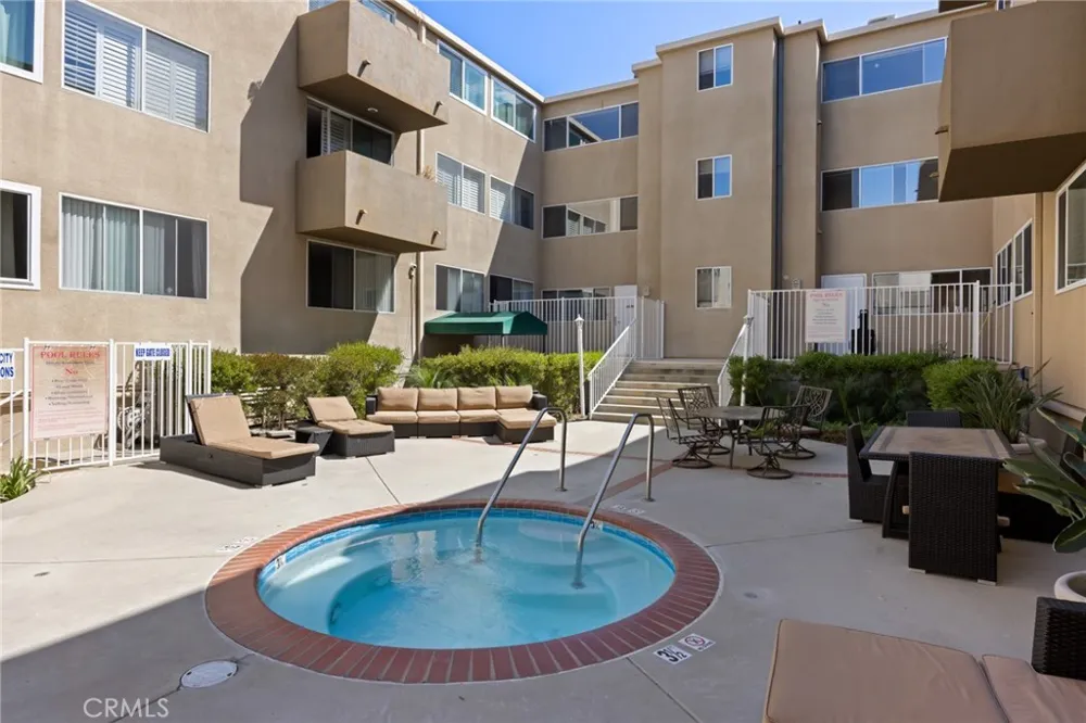 14141 Dickens #312 Sherman Oaks, CA 91423