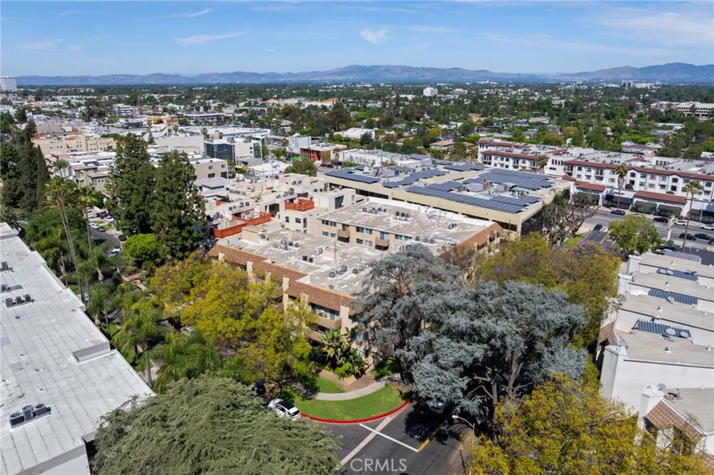 14141 Dickens #312 Sherman Oaks, CA 91423