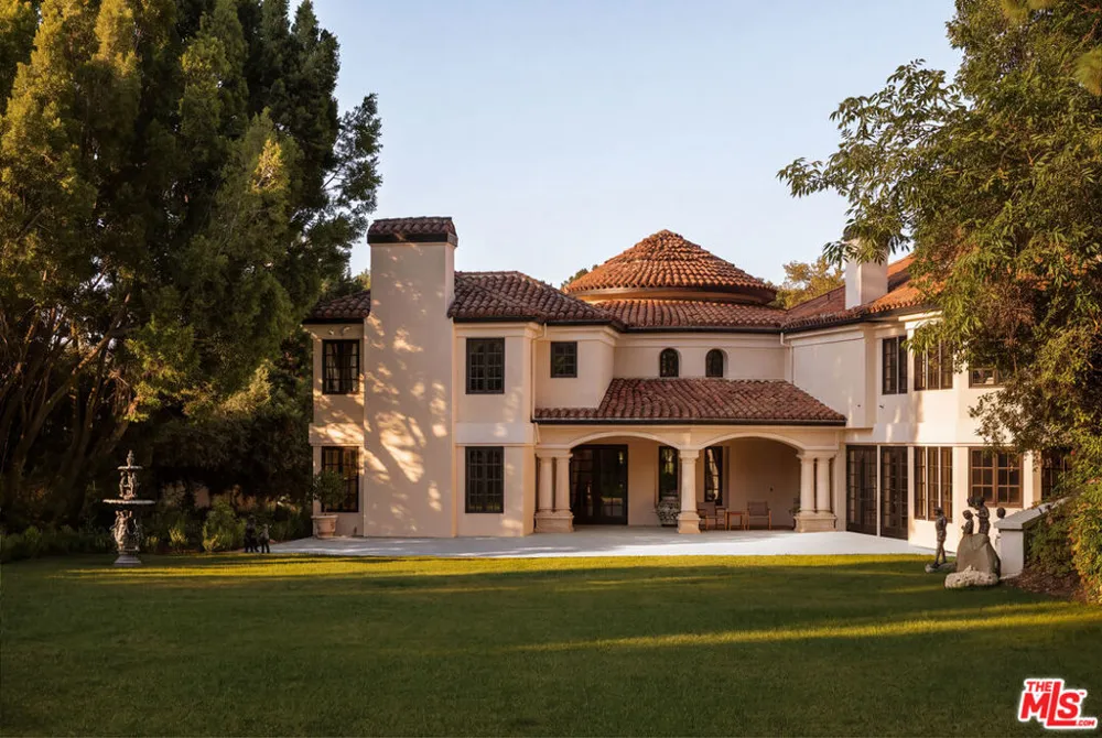 3829 Hayvenhurst Drive Los Angeles, CA 91436