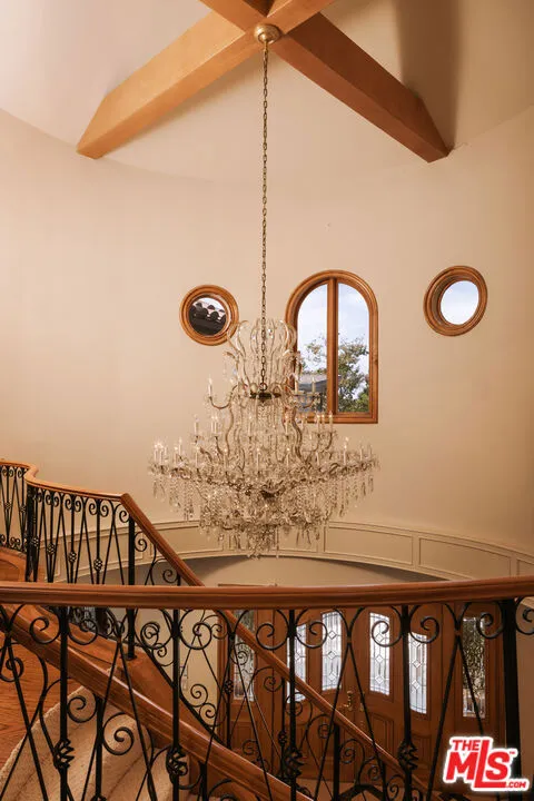 3829 Hayvenhurst Drive Los Angeles, CA 91436