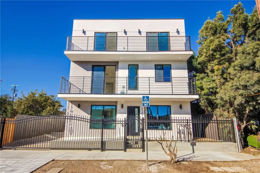 5707 Auckland #5709-1 North Hollywood, CA 91601