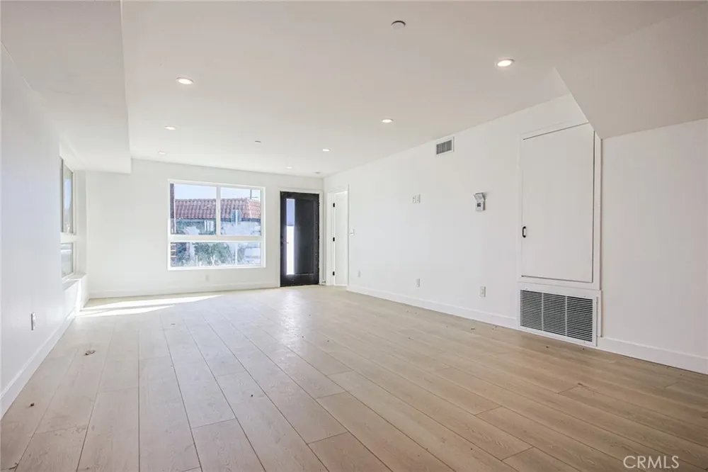 5707 Auckland #5709-1 North Hollywood, CA 91601