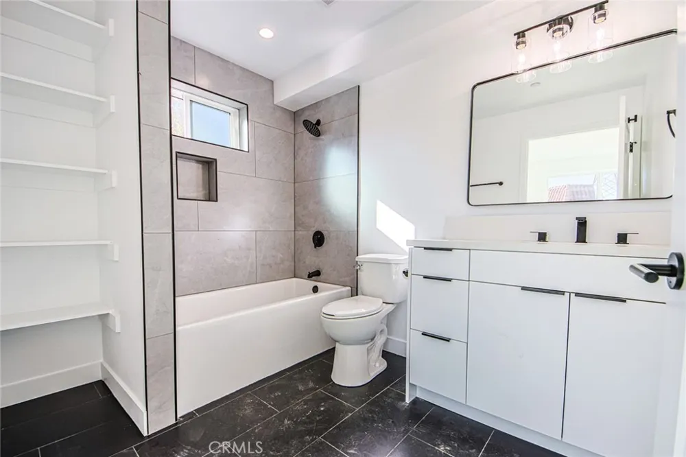 5707 Auckland #5709-1 North Hollywood, CA 91601