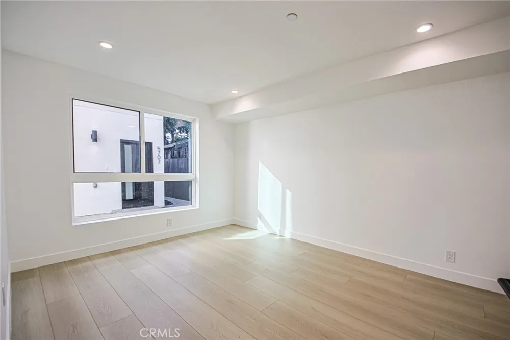 5707 Auckland #5709-1 North Hollywood, CA 91601