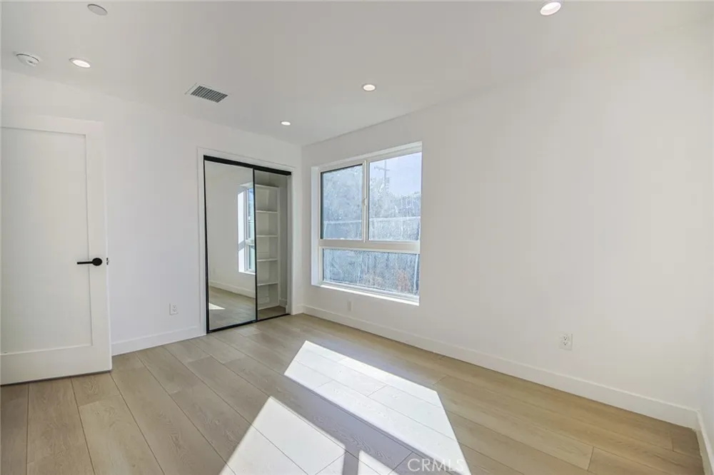 5707 Auckland #5709-1 North Hollywood, CA 91601