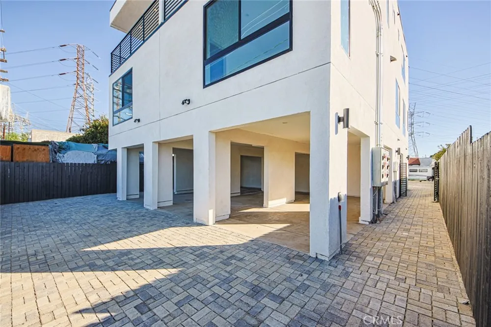 5707 Auckland #5709-1 North Hollywood, CA 91601