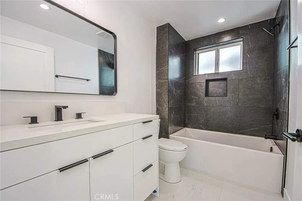 5707 Auckland #5709-1 North Hollywood, CA 91601