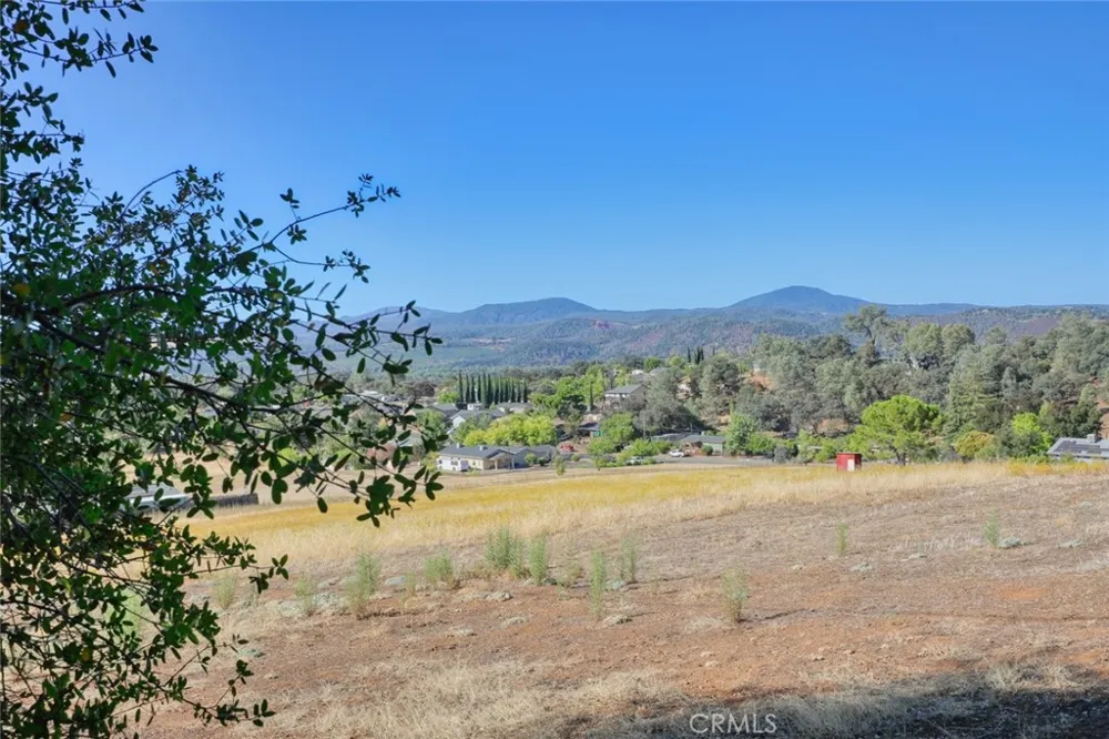 16010 Davis Ave Clearlake, CA 95422