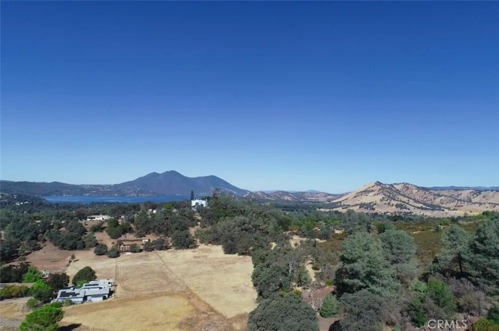 16010 Davis Ave Clearlake, CA 95422
