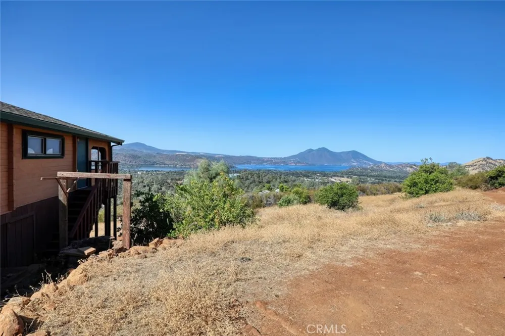 16010 Davis Ave Clearlake, CA 95422