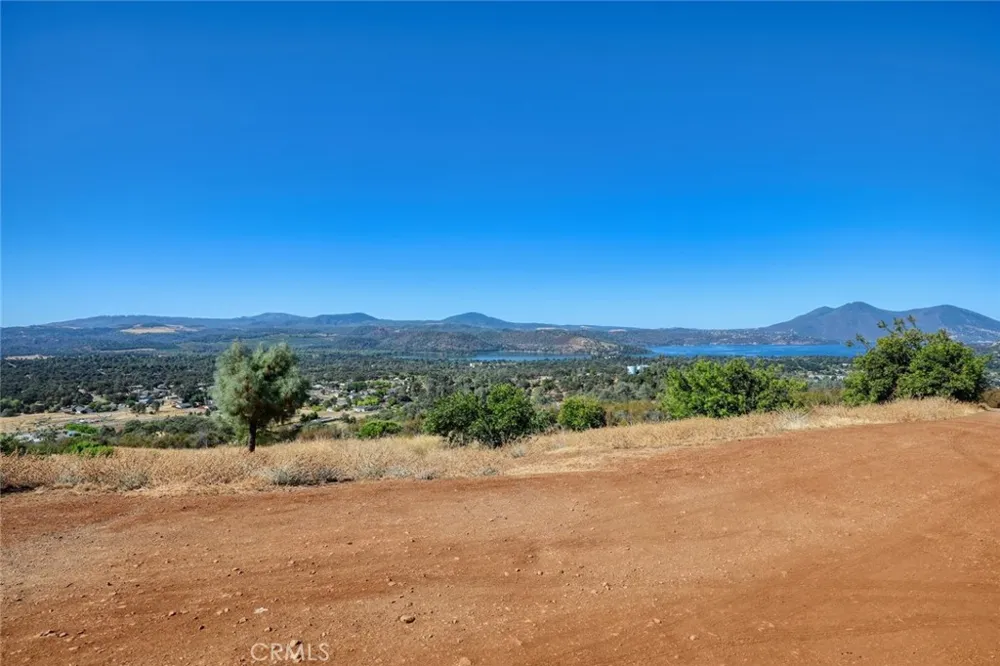 16010 Davis Ave Clearlake, CA 95422