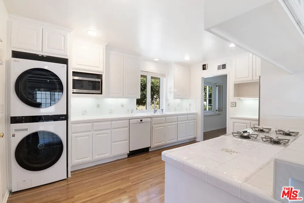 12100 Marine Street Los Angeles, CA 90066