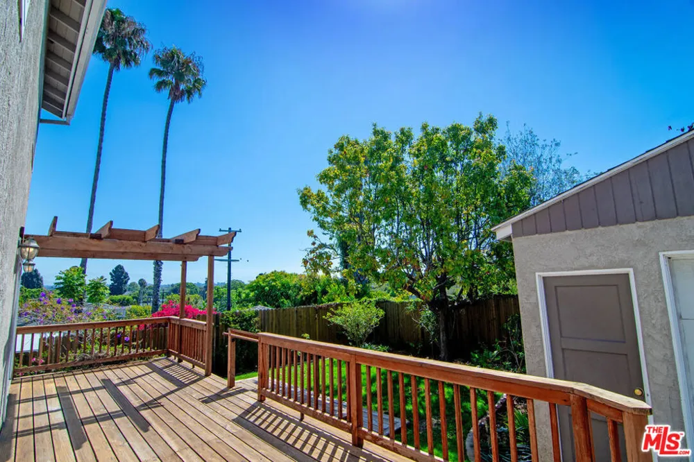 12100 Marine Street Los Angeles, CA 90066