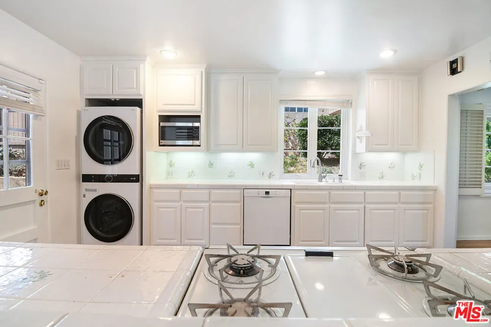 12100 Marine Street Los Angeles, CA 90066