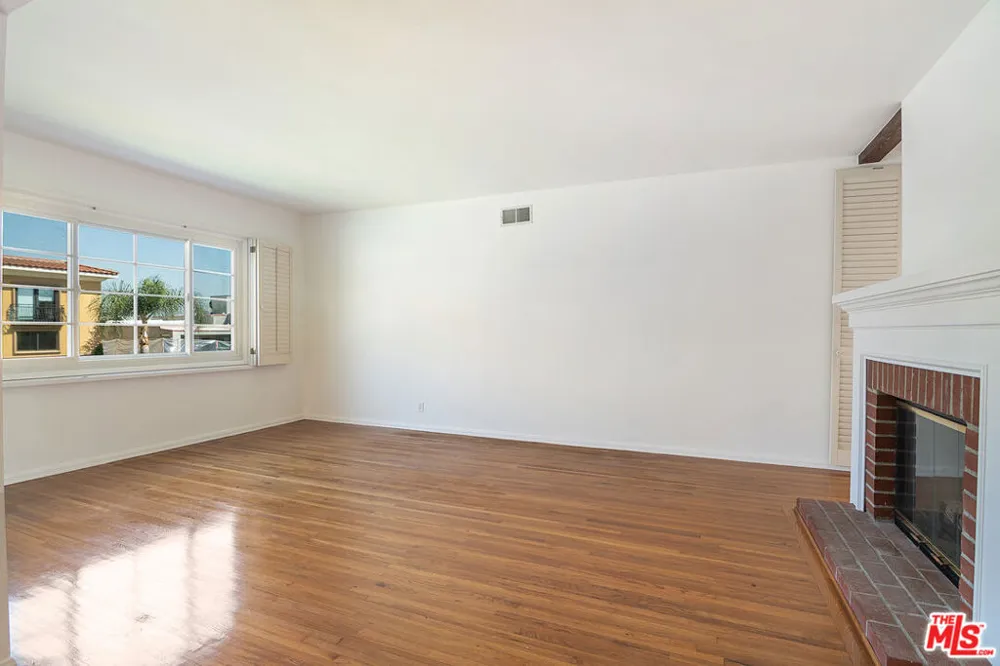 12100 Marine Street Los Angeles, CA 90066