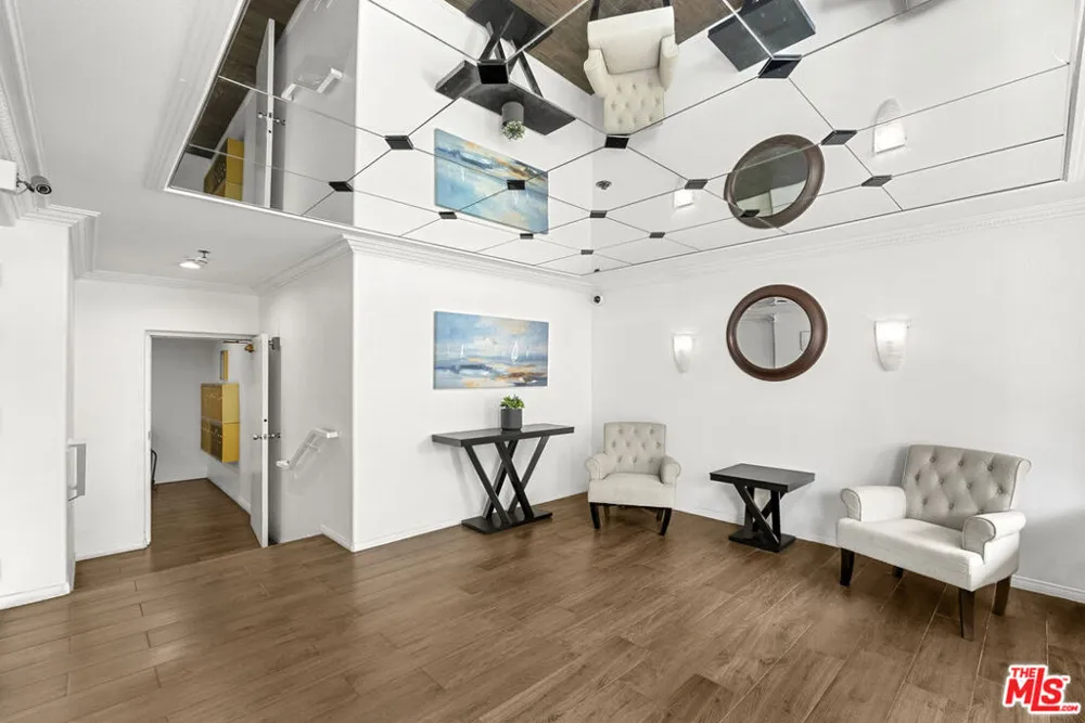 12011 Goshen Avenue #102 Los Angeles, CA 90049