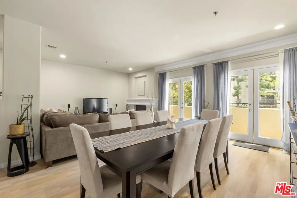 12011 Goshen Avenue #102 Los Angeles, CA 90049