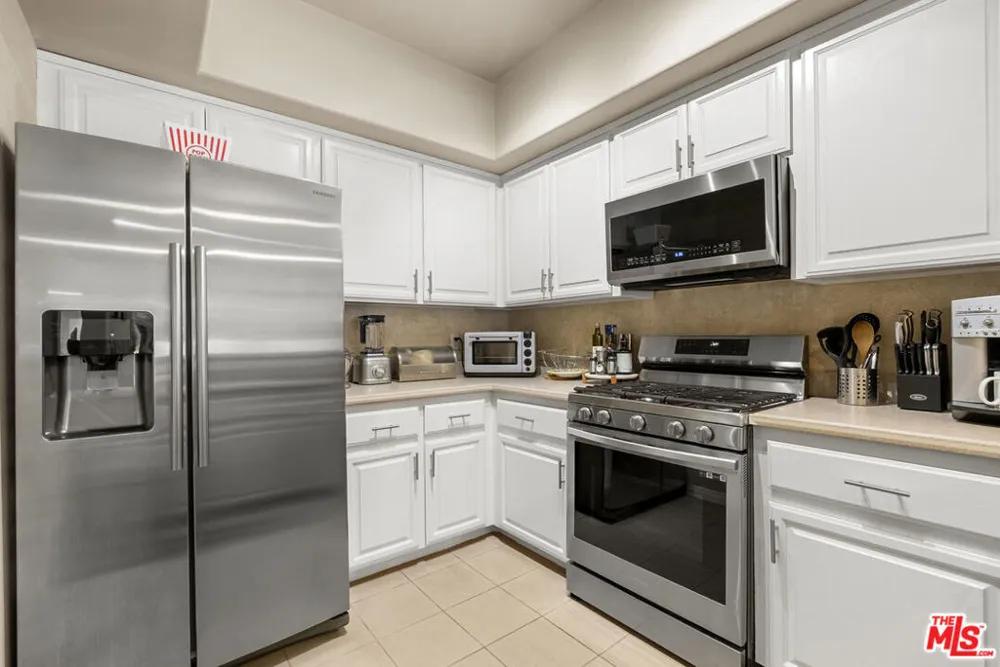 12011 Goshen Avenue #102 Los Angeles, CA 90049