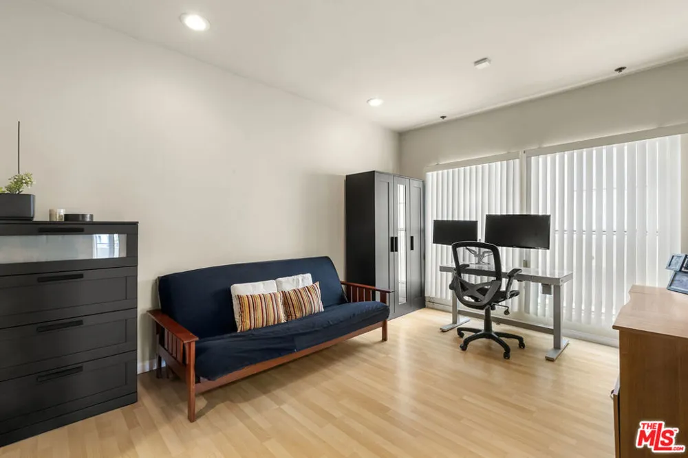 12011 Goshen Avenue #102 Los Angeles, CA 90049