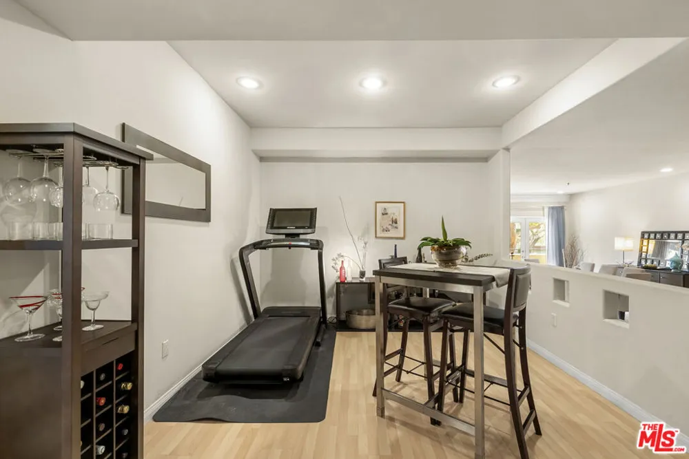 12011 Goshen Avenue #102 Los Angeles, CA 90049