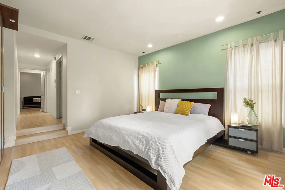 12011 Goshen Avenue #102 Los Angeles, CA 90049