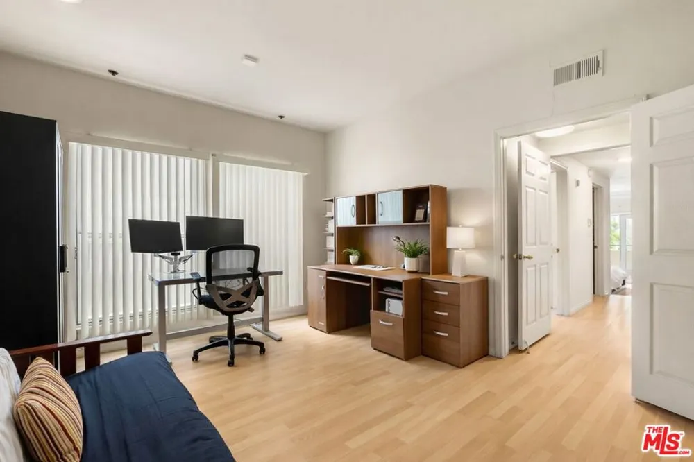 12011 Goshen Avenue #102 Los Angeles, CA 90049