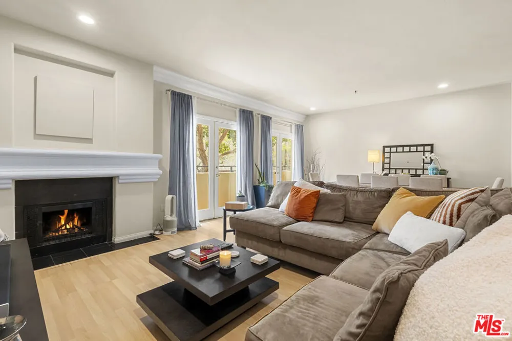 12011 Goshen Avenue #102 Los Angeles, CA 90049