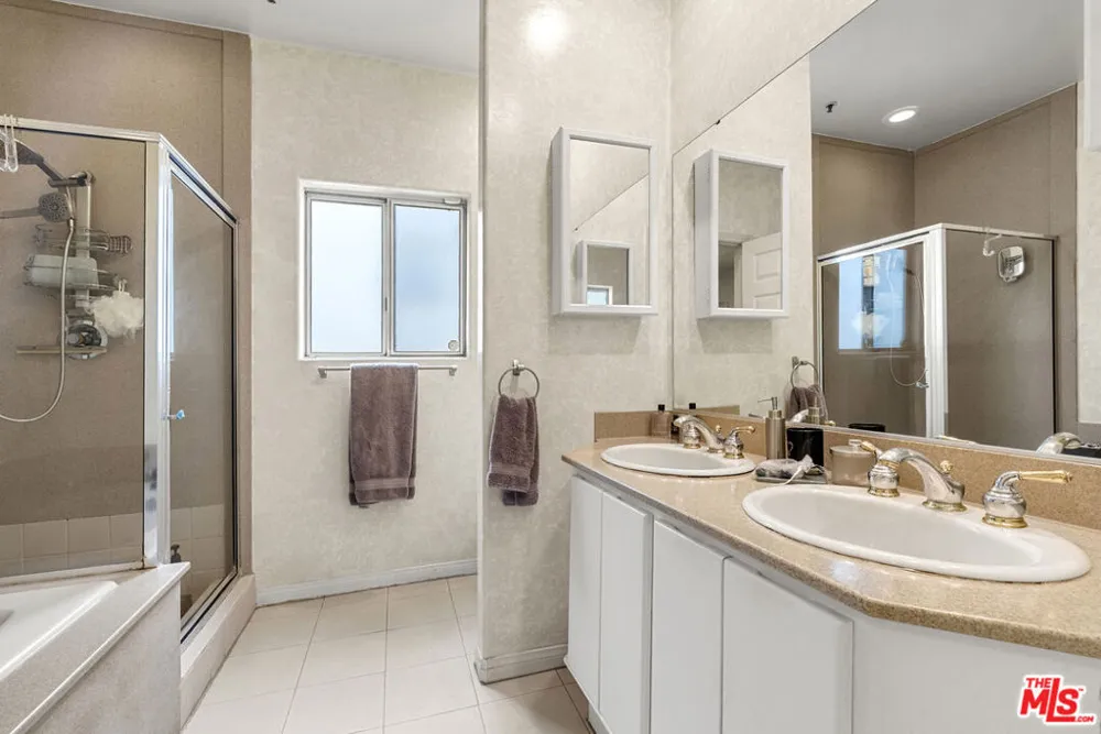 12011 Goshen Avenue #102 Los Angeles, CA 90049