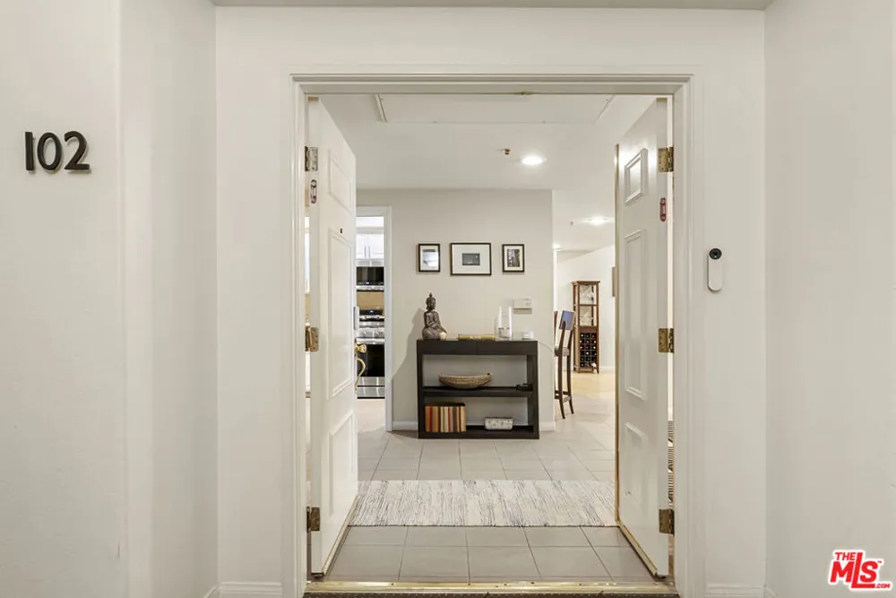 12011 Goshen Avenue #102 Los Angeles, CA 90049