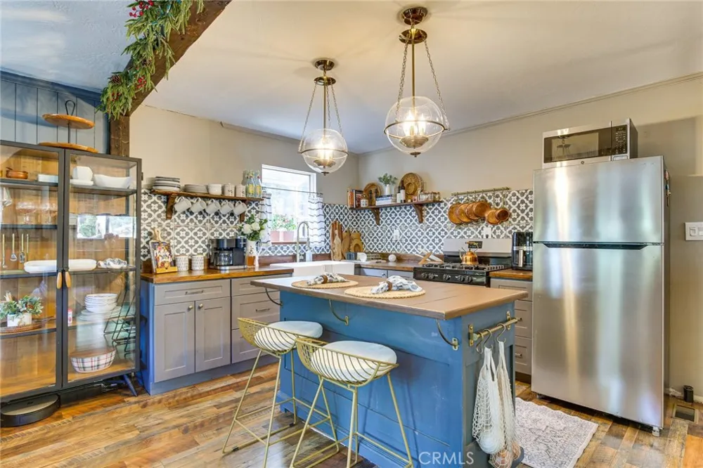 652 E Victoria Court Lake Arrowhead, CA 92352
