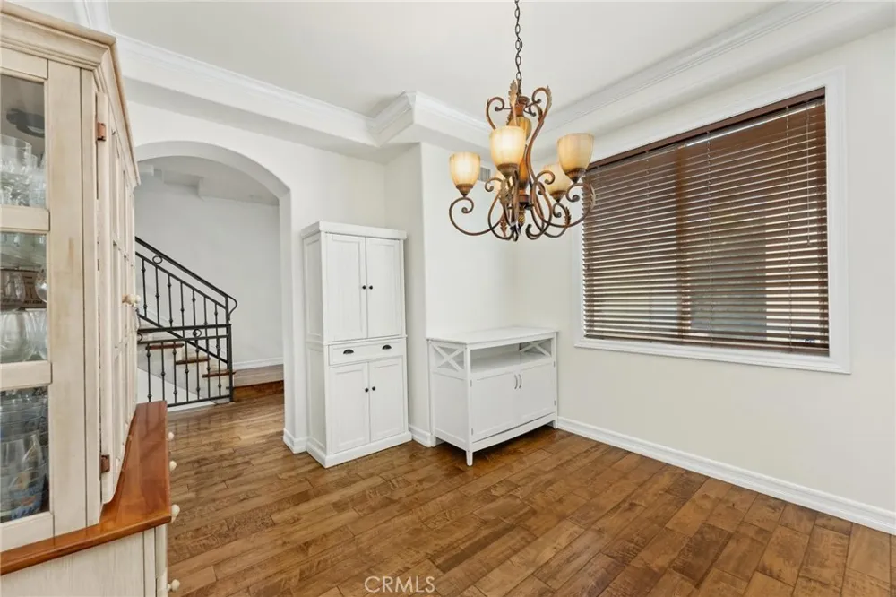 1551 Artesia Boulevard #4 Manhattan Beach, CA 90266