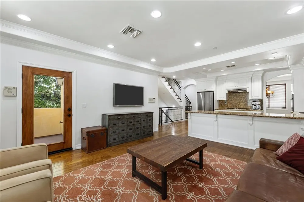 1551 Artesia Boulevard #4 Manhattan Beach, CA 90266
