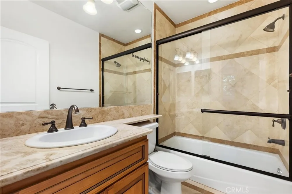 1551 Artesia Boulevard #4 Manhattan Beach, CA 90266