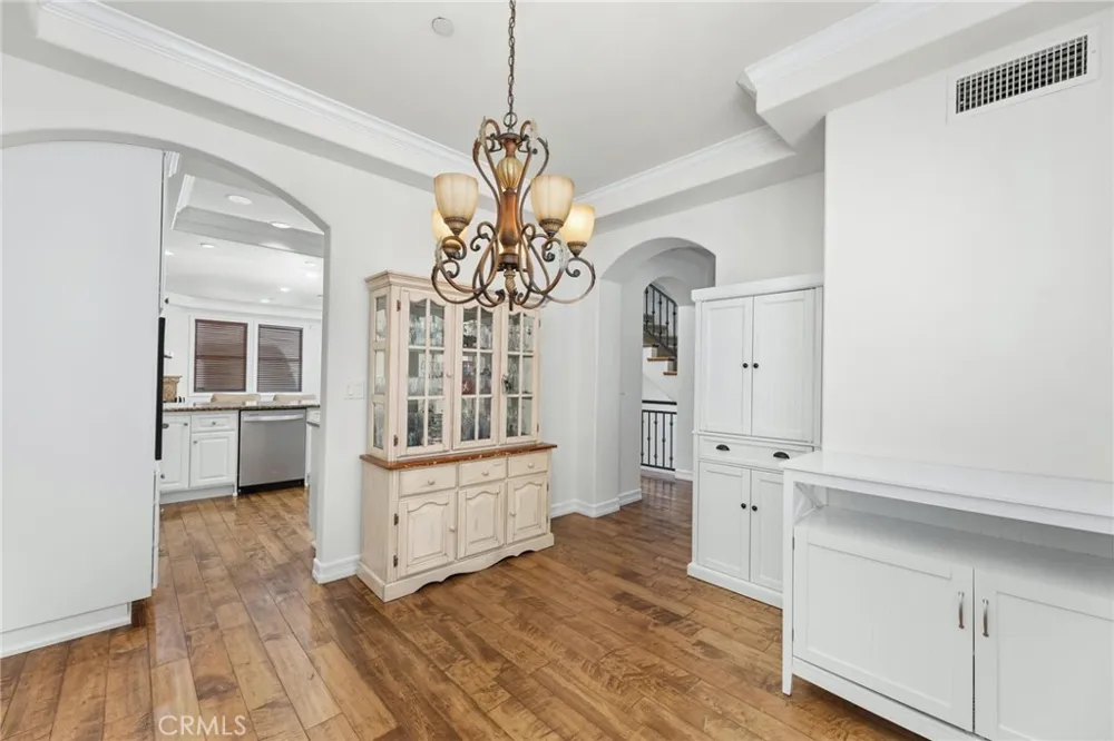 1551 Artesia Boulevard #4 Manhattan Beach, CA 90266
